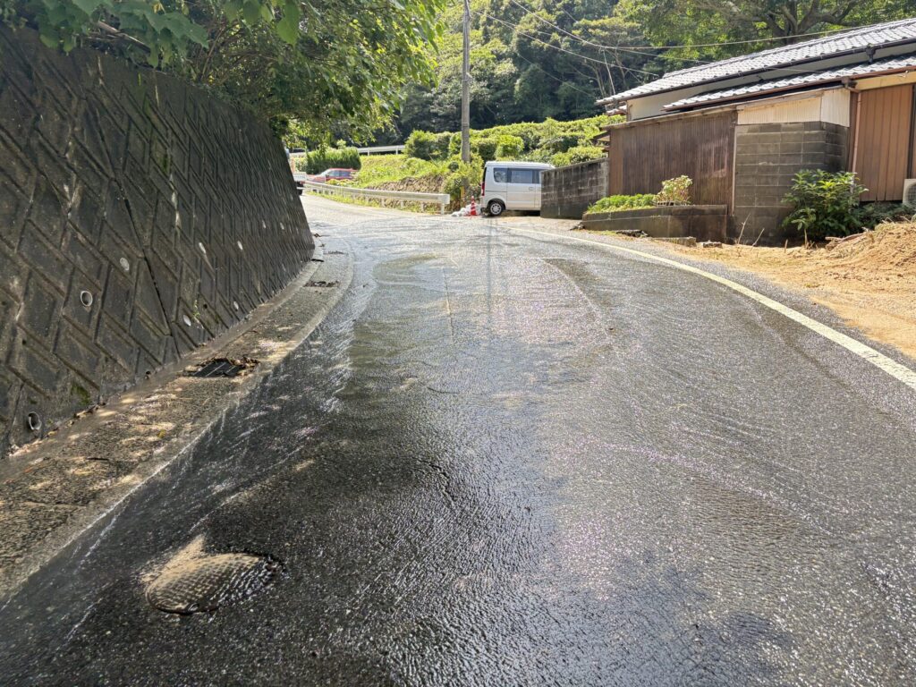 Title: えらいこっちゃで盆の入り☔️ | Press-272 | Image No.9 | 有限会社 浜田造園 | 造園土木・公共工事 | 植栽工事・設計・施工 | 庭園、緑地、公共施設の管理育成 | 造園資材販売 | 山口県下関市