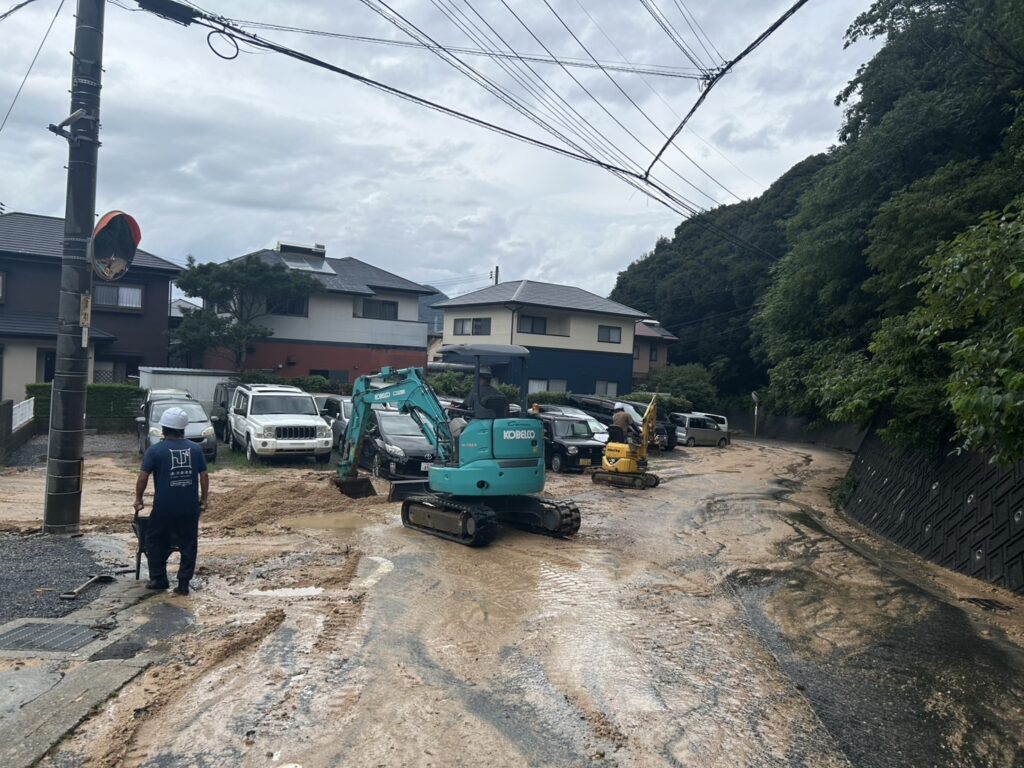 Title: えらいこっちゃで盆の入り☔️ | Press-272 | Image No.4 | 有限会社 浜田造園 | 造園土木・公共工事 | 植栽工事・設計・施工 | 庭園、緑地、公共施設の管理育成 | 造園資材販売 | 山口県下関市