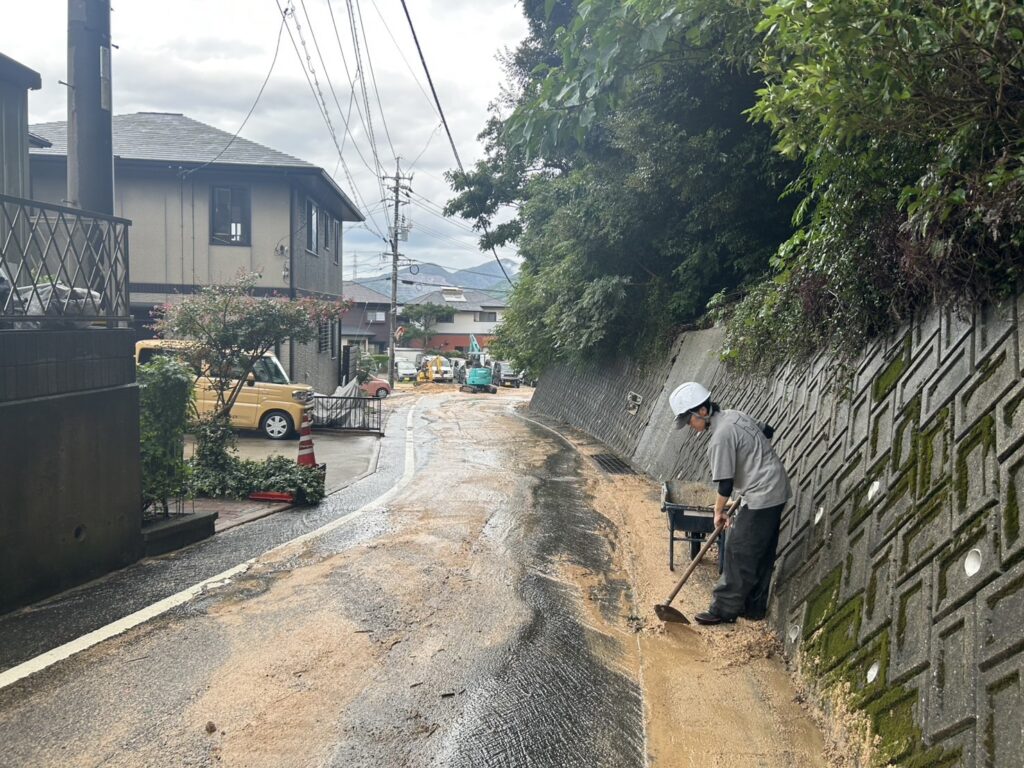 Title: えらいこっちゃで盆の入り☔️ | Press-272 | Image No.6 | 有限会社 浜田造園 | 造園土木・公共工事 | 植栽工事・設計・施工 | 庭園、緑地、公共施設の管理育成 | 造園資材販売 | 山口県下関市