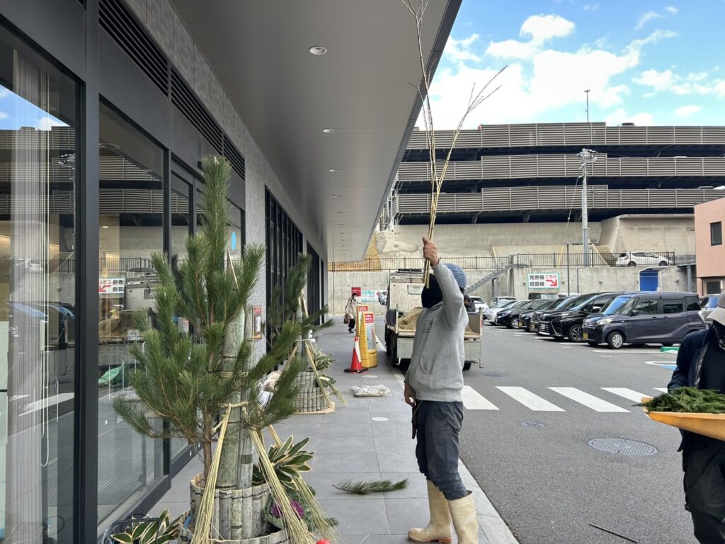 Title: 2025「完」🍊 | Press-279 | Image No.2 | 有限会社 浜田造園 | 造園土木・公共工事 | 植栽工事・設計・施工 | 庭園、緑地、公共施設の管理育成 | 造園資材販売 | 山口県下関市